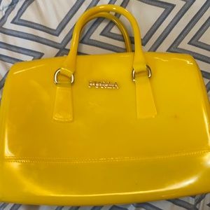Yellow jelly satchel